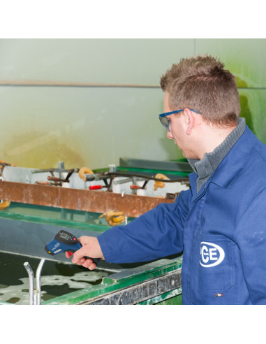 Thermomètre infrarouge PCE-889B